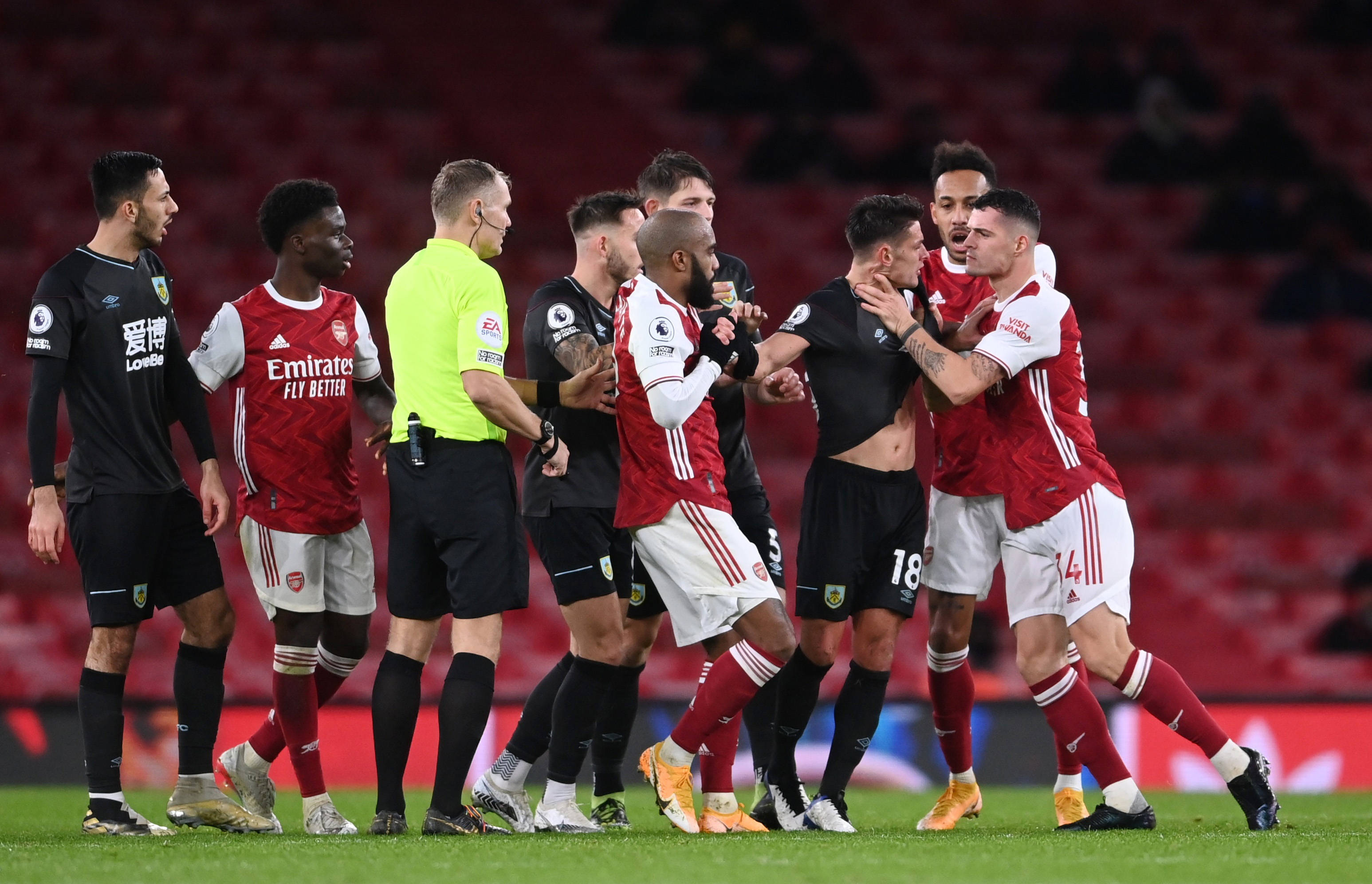 斯文松：我为这场胜利贡献了两次助攻，这让我非常开心.